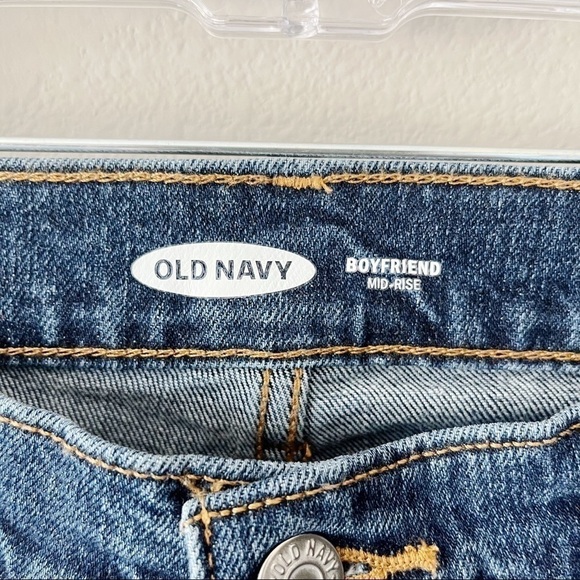 Old Navy NWT Boyfriend Mid-Rise Straight Leg Cropped Jeans Buttercup Wash Sz 2 - Picture 7 of 10